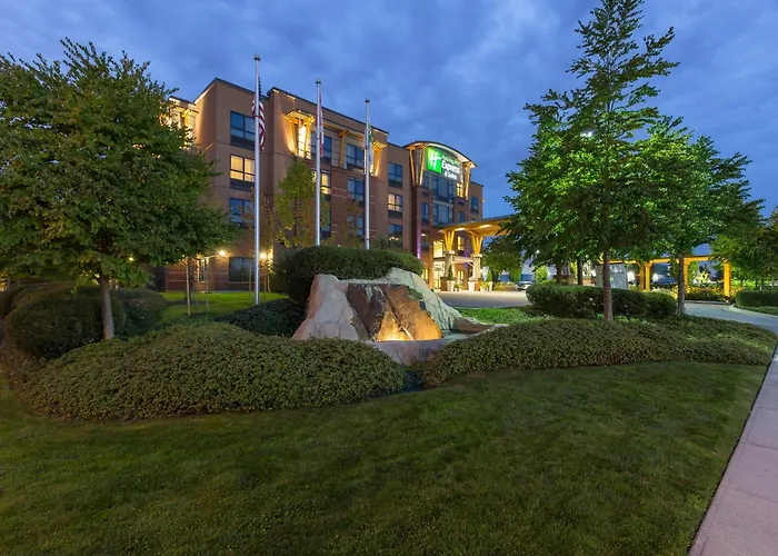 Holiday Inn Express & Suites Riverport Richmond By Ihg